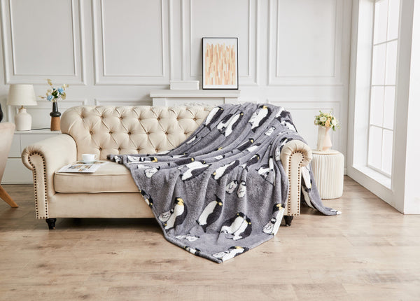 TEDDY EMPEROR PENGUIN THROW