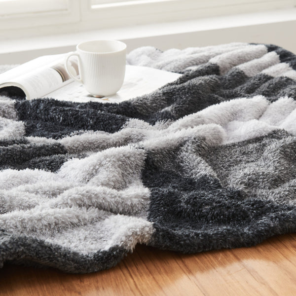 TEDDY LICHFIELD THROW